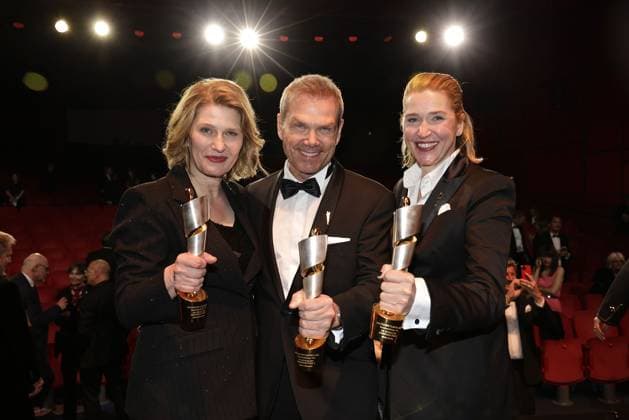 Sven Unterwaldt with producers Alexandra Kordes and Meike Kordes The School of Magical Animals with their Lola statue at the German Film Award ceremony on 9 05 2025 in Berlin German Film Award 2025 in Berlin Winners at the aftershow party