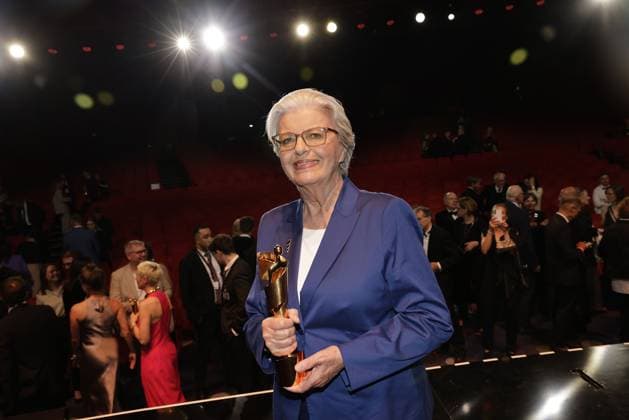 Dorthe Braker, the winner with her Lola statue at the German Film Award ceremony on 9 05 2025 in Berlin German Film Award 2025 in Berlin Winners at the aftershow party