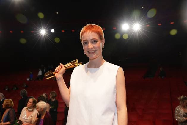 Leonie Benensch, the winner with her Lola statue at the German Film Award ceremony on 9 05 2025 in Berlin German Film Award 2025 in Berlin Winners at the aftershow party