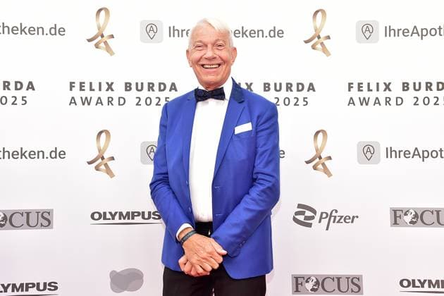 20 FELIX BURDA AWARD 2025 in Berlin Prof Jo Groebel presents the Felix Burda Awards for the 20th time at the most important event Prevention connects us The Felix Burda Foundation honors outstanding commitment and pioneering research in the field of colorectal cancer prevention in Berlin, on 09 05 2025 Photopress Mueller