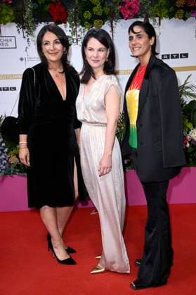 Düzen Tekkal, Annalena Baerbock and Tuna Tekkal at the 75th German Film Awards 2025 ceremony at the Theater am Potsdamer Platz Berlin, 09 05 2025 Foto:xN.xKubelkax xFuturexImagex filmpreis_5584