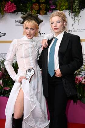 Alli Neumann and Luisa Celine Gaffron at the 75th German Film Award 2025 ceremony at the Theater am Potsdamer Platz Berlin, 09 05 2025 Foto:xN.xKubelkax xFuturexImagex filmpreis_5593