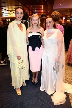 Janina Uhse, Milena Tscharntke and Dilara Aylin Ziem at the 75th German Film Awards 2025 ceremony at the Theater am Potsdamer Platz Berlin, 09 05 2025 Foto:xF.xKernx xFuturexImagex filmpreis_5646