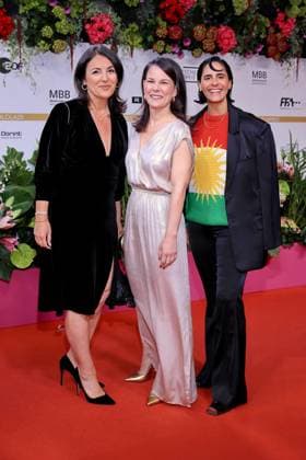 09 05 2025, Düzen Tekkal, AnnaLena Baerbock and Tuna Tekkal at the 75th German Film Award Ceremony, 2025, in Berlin, Red Carpet, Berlin Germany, Germany