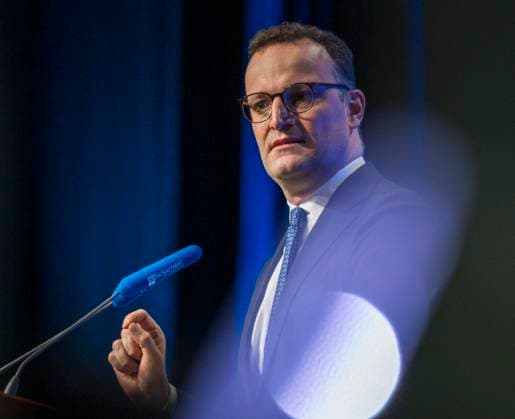 Wirtschaftstag 2025 - Jens Spahn EUR, Deutschland, Berlin, : Jens Spahn auf dem Wirtschaftstag 2025. Kurswechsel für Deutschland Rückkehr zur Sozialen Marktwirtschaft. Unter diesem Motto treffen sich Vertreter aus Wirtschaft, Politik und Gesellschaft um sich auf aktuelle Themen wie Energie, Bürokratieabbau, den Wettbewerbsbedingungen sowie eine Stärkung des Wirtschaftsstandorts Deutschland zu verständigen. *** Wirtschaftstag 2025 Jens Spahn EUR, Germany, Berlin, Jens Spahn at the Wirtschaftstag 2025 Change of course for Germany Return to the social market economy Under this motto, representatives from business, politics and society will meet to discuss current issues such as energy, reducing bureaucracy, competitive conditions and