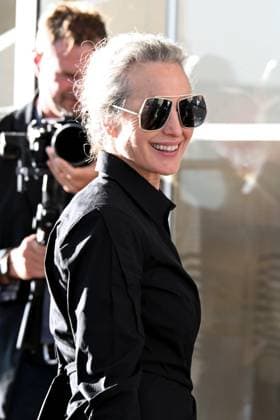Cannes, 78th Cannes Film Festival 2025. Personalities arrivals at Hotel Martinez in Cannes In the photo: Andie MacDowell  Copyright: xMangiarotti Ipax xipa-agency.netx xPoolxPhotoxEventsx05x IPA_Agency_IPA57587988