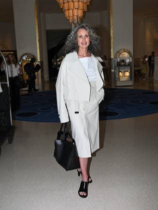 Cannes - Andie MacDowell At Hotel Martinez Andie MacDowell arrives at the Hotel Martinez during 78th Cannes Film Festival in Cannes, France on May 13, 2025. Photo by Manuele Mangiarotti IPA ABACAPRESS.COM Paris France  Copyright: xMangiarottixManuele IPA ABACAx