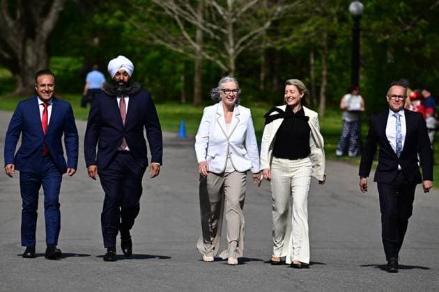 May 13, 2025, Ottawa, On, Canada: Shafqat Ali, left to right, Randeep Sarai, Patty Hajdu, Melanie Joly and Wayne Long arrive for a cabinet swearing-in at Rideau Hall in Ottawa on Tuesday, May 13, 2025. Ottawa Canada - ZUMAc35_ 20250513_zaf_c35_045 Copyright: xSpencerxColbyx