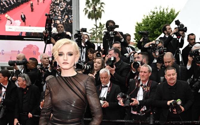 RECORD DATE NOT STATED 78th Cannes Film Festival Opening Ceremony - France Julia Garner attends the red carpet for the opening ceremony and Partir Un Jour (Leave One Day) screening at the 78th annual Cannes Film Festival at Palais des Festivals on May 13, 2025 in Cannes, France. Photo by David Niviere ABACAPRESS.COM Cannes France  Copyright: xNivierexDavid ABACAPRESS.COMx