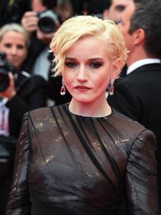 Cannes, 78th Cannes Film Festival 2025 - Evening 1 - Opening Ceremony Cannes, 78th Cannes Film Festival 2025 - Evening 1 - Opening Ceremony - Pictured: Julia Garner Cannes France  Copyright: xIPA ABACAx