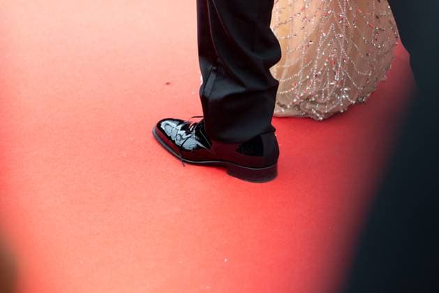 78. Internationalen Filmfestspiele von Cannes 2025 Cannes, Frankreich - 13.5.2024: Die Schuhe von Quentin Tarantino und Daniella Tarantino während der Eröffnung der 78. Internationalen Filmfestspiele von Cannes. Die 78. Internationalen Filmfestspiele von Cannes finden vom 13. bis 24. Mai 2025 statt. Provence-Alpes-CÃ te d™Azur