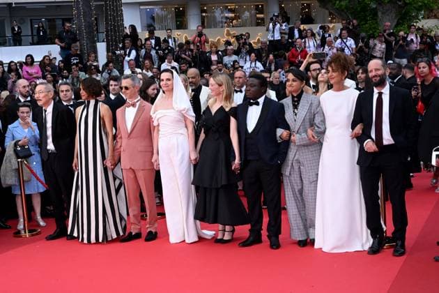 Cannes, 78th Cannes Film Festival 2025, Red Carpet premiere Opening Ceremony Cannes, 78th Cannes Film Festival 2025, Red Carpet premiere Opening Ceremony In the photo: Hong Sang-soo, Halle Berry, Jeremy Strong, Juliette Binoche, Alba Rohrwacher, Dieudo Hamadi, Payal Kapadia, Leïla Slimani, Carlos Reygadas Cannes France Copyright: xIPA ABACAx