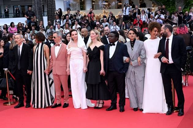 Cannes, 78th Cannes Film Festival 2025, Red Carpet premiere Opening Ceremony Cannes, 78th Cannes Film Festival 2025, Red Carpet premiere Opening Ceremony In the photo: Hong Sang-soo, Halle Berry, Jeremy Strong, Juliette Binoche, Alba Rohrwacher, Dieudo Hamadi, Payal Kapadia, Leïla Slimani, Carlos Reygadas Cannes France Copyright: xIPA ABACAx