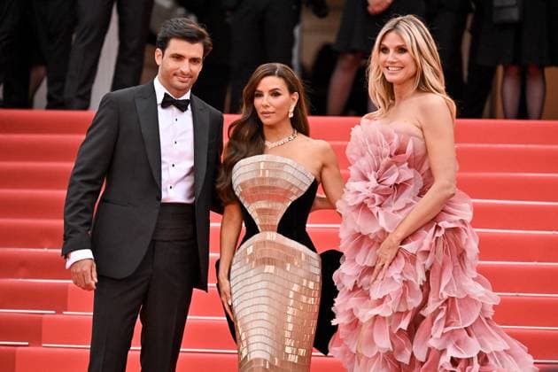 Entertainment Bilder des Tages Cannes Opening Ceremony JR Carlos Sainz Jr, Eva Longoria, Heidi Klum attending the Opening Ceremony of the 78th Cannes Film Festival in Cannes, France on May, 13, 2025. Photo by Julien Reynaud APS-Medias ABACAPRESS.COM Cannes France  Copyright: xReynaudxJulien APS-Medias ABACAx