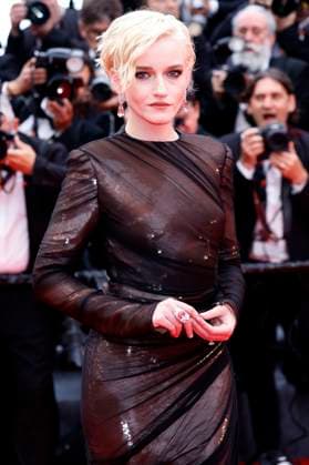 Julia Garner at the Opening Ceremony with the premiere of the feature film Partir un jour Leave One Day at the Festival de Cannes 2025 78 Cannes International Film Festival at the Palais des Festivals Cannes, 13 05 2025 Foto:xD.xBedrosianx xFuturexImagex opening_cannes_5541