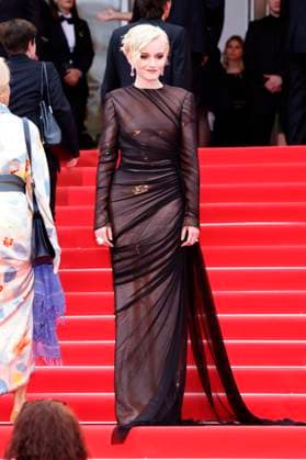 Julia Garner at the Opening Ceremony with the premiere of the feature film Partir un jour Leave One Day at the Festival de Cannes 2025 78 Cannes International Film Festival at the Palais des Festivals Cannes, 13 05 2025 Foto:xD.xBedrosianx xFuturexImagex opening_cannes_5544