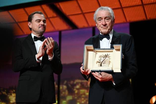 78eme Festival International du Film de Cannes Cérémonie douverture Robert De Niro reçoit une Palme dOr 78th International Cannes Film Festival Inside opening ceremony Robert de Niro recieve Achievement golden award 444096 2025 05 13 France DiCaprio, Leonardo De Niro, Robert  Copyright: xSergexArnalx xStarfacex STAR_444096_028