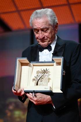 78eme Festival International du Film de Cannes Cérémonie douverture Robert De Niro reçoit une Palme dOr 78th International Cannes Film Festival Inside opening ceremony Robert de Niro recieve Achievement golden award 444096 2025 05 13 France De Niro, Robert  Copyright: xSergexArnalx xStarfacex STAR_444096_029