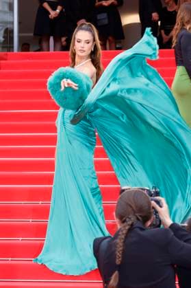 Alessandra Ambrosio at the Opening Ceremony with the premiere of the feature film Partir un jour Leave One Day at the Festival de Cannes 2025 78 Cannes International Film Festival at the Palais des Festivals Cannes, 13 05 2025 Foto:xD.xBedrosianx xFuturexImagex opening_cannes_5571