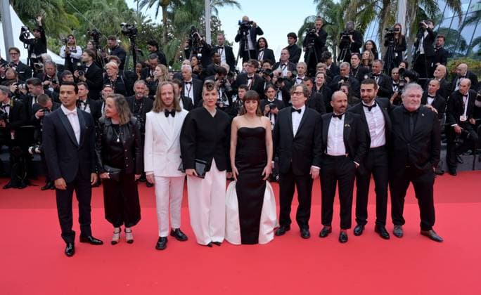 Leave One Day Premiere at 78th Festival de Cannes - Cannes, France CANNES, FRANCE. May 13, 2025: Mhamed Arezki, Tewfik Jallab, Dominique Blanc, Pierre-Antoine Billon, Amelie Bonnin, Juliette Armanet, Francois Rollin & Dimitri Lucas at the Gala Opening and premiere for Leave One Day at the 78th Festival de Cannes. Picture: Paul Smith Featureflash Cannes France  Copyright: xPaulxSmithx xFeatureflashx