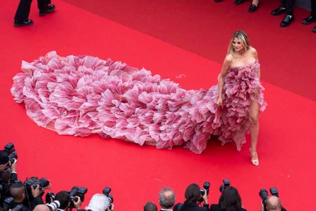 B Montée des marches du film Partir un jour pour la cérémonie douverture du 78ème Festival International du Film de Cannes Heidi Klum Montée des marches du film Partir un jour pour la cérémonie douverture du 78ème Festival International du Film de Cannes, au Palais des Festivals à Cannes On may 13th 2025 Borde Jacovides Moreau Bestimage Red carpet of the movie Leave One Day for the opening of the 78th Cannes International Film Festival at the Palais des Festivals in Cannes, France On may 13th 2025 Cannes France  Copyright: xJACOVIDES-BORDE-MOREAUx xBESTIMAGExJACOVIDES-BORDE-MOREAUx xBESTIMAGEx