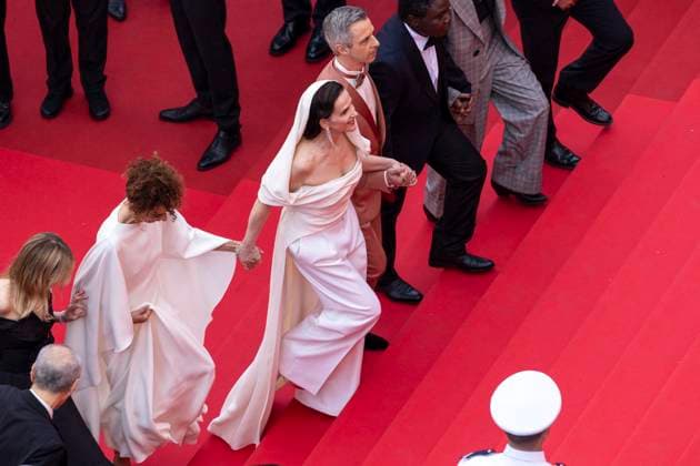 B Montée des marches du film Partir un jour pour la cérémonie douverture du 78ème Festival International du Film de Cannes Le jury Leïla Slimani, Juliette Binoche, Jeremy Strong, Dieudo Hamadi Montée des marches du film Partir un jour pour la cérémonie douverture du 78ème Festival International du Film de Cannes, au Palais des Festivals à Cannes Le 13 mai 2025 Borde Jacovides Moreau Bestimage Red carpet of the movie Leave One Day for the opening of the 78th Cannes International Film Festival at the Palais des Festivals in Cannes, France On may 13th 2025 Cannes France  Copyright: xJACOVIDES-BORDE-MOREAUx xBESTIMAGExJACOVIDES-BORDE-MOREAUx xBESTIMAGEx