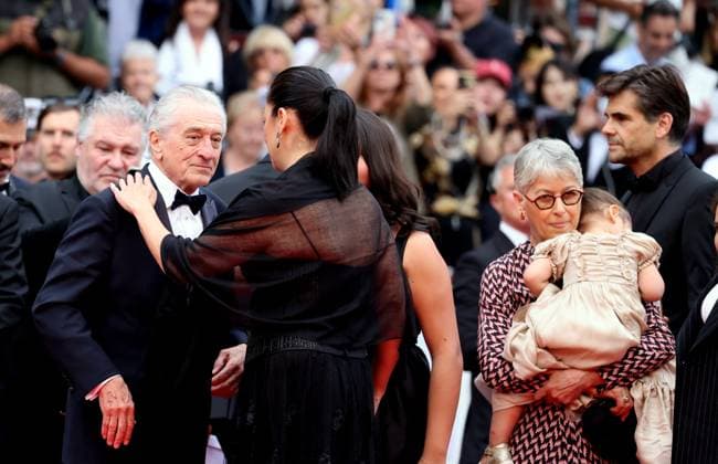 J Montée des marches du film Partir un jour pour la cérémonie douverture du 78ème Festival International du Film de Cannes Robert De Niro, his partner Tiffany Chen, the nanny with the actors last child Montée des marches du film Partir un jour pour la cérémonie douverture du 78ème Festival International du Film de Cannes, au Palais des Festivals à Cannes Le 13 mai 2025 Jacovides Moreau Bestimage Red carpet of the movie Leave One Day for the opening of the 78th Cannes International Film Festival at the Palais des Festivals in Cannes, France On may 13th 2025 Cannes France  Copyright: xJACOVIDES-MOREAUx xBESTIMAGExJACOVIDES-MOREAUx xBESTIMAGEx