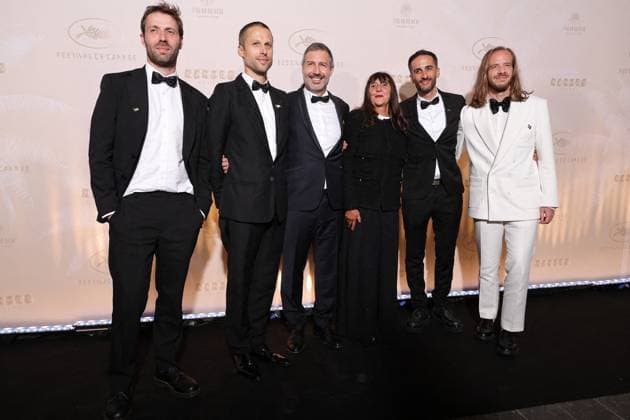 Photocall of the dinner at the 78th Cannes International Film Festival Bastien Daret, Robin Robles, guest, Sylvie Pialat, Arthur Goisset, Dimitri Lucas Photocall of the dinner at the 78th Cannes International Film Festival on 13 May 2025 Moreau Borde Jacovides Bestimage Photocall of the dinner at the 78th Cannes International Film Festival on 13 May 2025 Cannes France  Copyright: xJACOVIDES-BORDE-MOREAUx xBESTIMAGExJACOVIDES-BORDE-MOREAUx xBESTIMAGEx