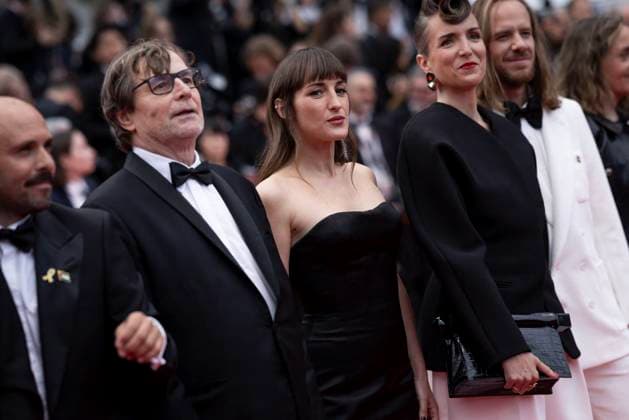 François Rollin, Juliette Armanet, Amélie Bonnin, Dimitri Lucas Montée des marches du film Partir un jour pour la cérémonie douverture du 78ème Festival International du Film de Cannes, au Palais des Festivals à Cannes Le 13 mai 2025 Jacovides Moreau Bestimage Red carpet of the movie Leave One Day for the opening of the 78th Cannes International Film Festival at the Palais des Festivals in Cannes, France On may 13th 2025 unknown  Copyright: xJACOVIDES-MOREAUx xBESTIMAGExJACOVIDES-MOREAUx xBESTIMAGEx