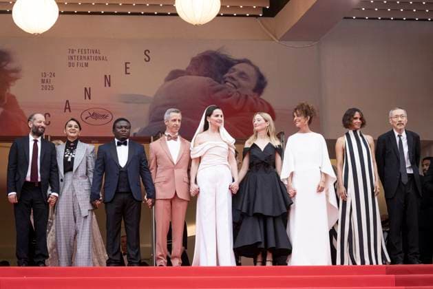 The jury Carlos Reygadas, Payal Kapadia, Dieudo Hamadi, Jeremy Strong, Juliette Binoche, Alba Rohrwacher, Leïla Slimani, Halle Berry, Hong Sangsoo Montée des marches du film Partir un jour pour la cérémonie douverture du 78ème Festival International du Film de Cannes, au Palais des Festivals à Cannes Le 13 mai 2025 Jacovides Moreau Bestimage Red carpet of the movie Leave One Day for the opening of the 78th Cannes International Film Festival at the Palais des Festivals in Cannes, France On may 13th 2025 unknown Copyright: xJACOVIDES-MOREAUx xBESTIMAGExJACOVIDES-MOREAUx xBESTIMAGEx