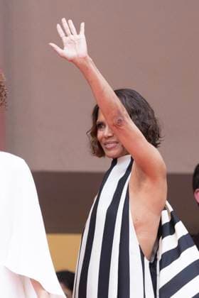 Halle Berry Montée des marches of the film Partir un jour for the opening ceremony of the 78th Cannes International Film Festival at the Palais des Festivals in Cannes On may 13th 2025 Jacovides Moreau Bestimage Red carpet of the film Leave One Day for the opening of the 78th Cannes International Film Festival at the Palais des Festivals in Cannes, France On may 13th 2025  Copyright: xJACOVIDES-MOREAUx xBESTIMAGExJACOVIDES-MOREAUx xBESTIMAGEx