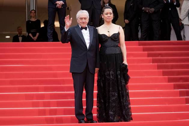 Robert de Niro et sa compagne Tiffany Chen Montée des marches du film Partir un jour pour la cérémonie douverture du 78ème Festival International du Film de Cannes, au Palais des Festivals à Cannes Le 13 mai 2025 Jacovides Moreau Bestimage Red carpet of the movie Leave One Day for the opening of the 78th Cannes International Film Festival at the Palais des Festivals in Cannes, France On may 13th 2025  Copyright: xJACOVIDES-MOREAUx xBESTIMAGExJACOVIDES-MOREAUx xBESTIMAGEx