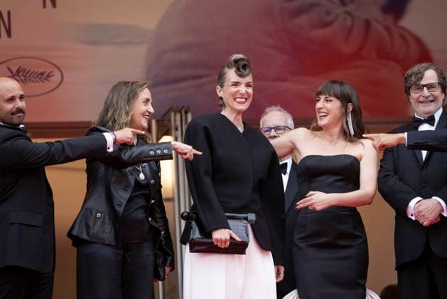 Pierre Antoine Billon, Dominique Blanc, Amélie Bonnin, Thierry Frémaux, Juliette Armanet, François Rollin Montée des marches du film Partir un jour pour la cérémonie douverture du 78ème Festival International du Film de Cannes, au Palais des Festivals à Cannes Le 13 mai 2025 Jacovides Moreau Bestimage Red carpet of the movie Leave One Day for the opening of the 78th Cannes International Film Festival at the Palais des Festivals in Cannes, France On may 13th 2025 unknown  Copyright: xJACOVIDES-MOREAUx xBESTIMAGExJACOVIDES-MOREAUx xBESTIMAGEx