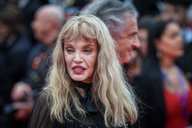 FESTIVAL DE CANNES 2025 PHOTOPQR LE PARISIEN Fred Dugit Cannes 13 05 2025 Culture Cinéma Cannes 06 , le 13 05 2025 78e festival internationale du film de Cannes Montée des marches du film PARTIR UN JOUR Hors Compétition de Amélie Bonnin pour louverture du festival Bernard Henri Lévy et Arielle Dombasle Photo LP Fred Dugit 78th international Cannes film festival takes place may 13th to 24th 2025 Local Caption Bernard Henri Lévy et Arielle Dombasle Cannes 06 France  Copyright: xPHOTOPQR LExPARISIEN MAXPPPxFredxDugitx 20250513LPA3867 20250513LPA3867