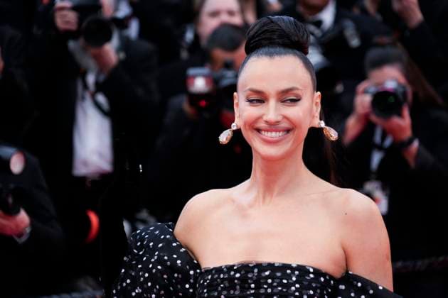 Opening Ceremony And Partir Un Jour (Leave One Day) Red Carpet - The 78th Annual Cannes Film Festival Irina Shayk attends the red carpet for the opening ceremony and Partir Un Jour (Leave One Day) screening at the 78th annual Cannes Film Festival at Palais des Festivals on May 13, 2025 in Cannes, France. Cannes France  Copyright: xDanielexCifalÃ x originalFilename: cifala-notitle250513_npEWa.jpg
