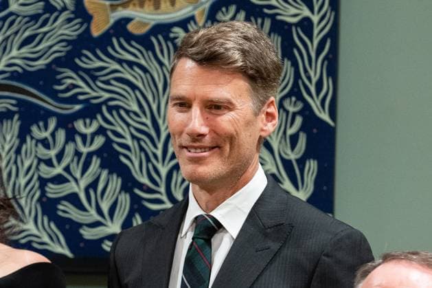 May 13, 2025, Ottawa, On, Canada: Minister of Housing and Infrastructure and Minister responsible for Pacific Economic Development Canada Gregor Robertson participates in a family photo following a cabinet swearing in ceremony at Rideau Hall in Ottawa, on Tuesday, May 13, 2025. Ottawa Canada  - ZUMAc35_ 20250513_zaf_c35_401 Copyright: xSpencerxColbyx