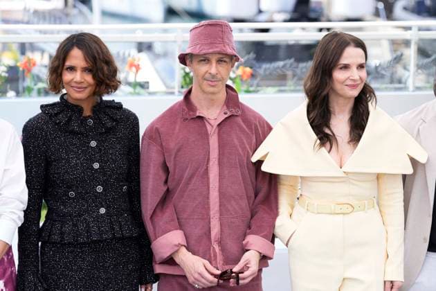 Jury Photocall - The 78th Annual Cannes Film Festival Halle Berry , Jeremy Strong and Juliette Binoche during the Jury photocall at the 78th annual Cannes Film Festival on May 13, 2025 in Cannes, France. Cannes France  Copyright: xDanielexCifalÃ x originalFilename: cifala-notitle250513_npgqz.jpg