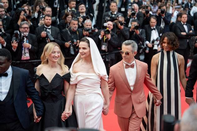 Opening Ceremony And Partir Un Jour (Leave One Day) Red Carpet - The 78th Annual Cannes Film Festival In Cannes, France, on May 13, 2025, Payal Kapadia, Dieudo Hamadi, Jeremy Strong, Juliette Binoche, Alba Rohrwacher, Leila Slimani, and Halle Berry attend the red carpet for the opening ceremony and Partir Un Jour (Leave One Day) screening at the 78th annual Cannes Film Festival. Cannes France Copyright: xLucaxCarlinox originalFilename: carlino-notitle250513_npTaW.jpg