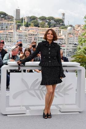 Cannes - Jury Photocall Halle Berry poses during the Jury photocall at the 78th annual Cannes Film Festival at Palais des Festivals on May 13, 2025 in Cannes, France. Photo by Anne Barson ABACAPRESS.COM Cannes France  Copyright: xBarsonxAnne ABACAx