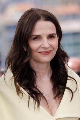 Cannes - Jury Photocall Juliette Binoche poses during the Jury photocall at the 78th annual Cannes Film Festival at Palais des Festivals on May 13, 2025 in Cannes, France. Photo by Anne Barson ABACAPRESS.COM Cannes France  Copyright: xBarsonxAnne ABACAx