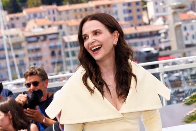 Cannes - Jury Photocall Juliette Binoche poses during the Jury photocall at the 78th annual Cannes Film Festival at Palais des Festivals on May 13, 2025 in Cannes, France. Photo by Anne Barson ABACAPRESS.COM Cannes France  Copyright: xBarsonxAnne ABACAx