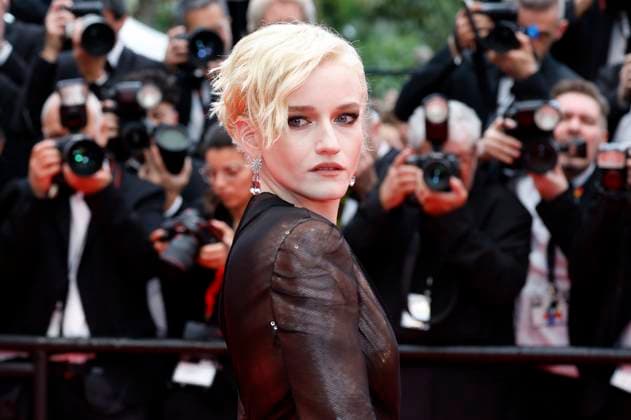 Julia Garner at the Opening Ceremony with the premiere of the feature film Partir un jour Leave One Day at the Festival de Cannes 2025 78 Cannes International Film Festival at the Palais des Festivals Cannes, 13 05 2025 Foto:xD.xBedrosianx xFuturexImagex opening_cannes_5701