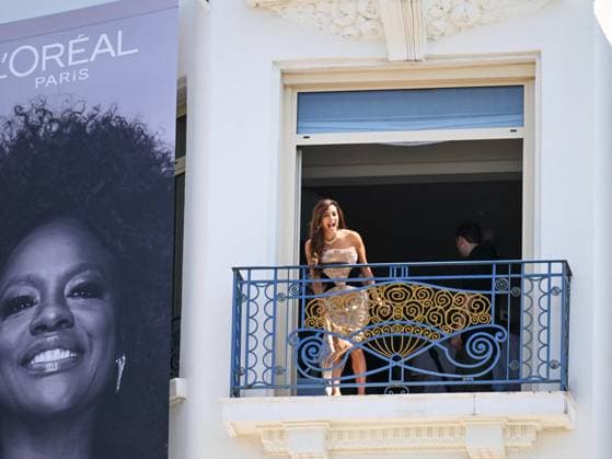 Cannes, 78th Cannes Film Festival 2025 - day 2 - Eva Longoria poses on the balcony of the Martinez Hotel Cannes, 78th Cannes Film Festival 2025 - day 2 - Eva Longoria poses on the balcony of the Martinez Hotel Cannes France  Copyright: xIPA ABACAx