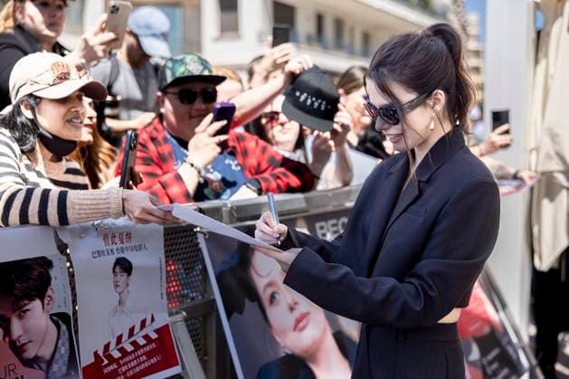 Cannes Patricia Rebecca Armstrong Becky is going out Hotel Martinez MP Patricia Rebecca Armstrong Becky is going out Hotel Martinez ahead of the 78th Cannes Film Festival on May 14, 2025 in Cannes, France. Photo by Marco Piovanotto ABACAPRESS.COM  Copyright: xPiovanottoxMarco ABACAx