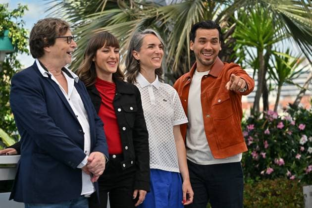 Cannes Leave One Day Photocall JR Francois Rollin, Juliette Armanet, Amelie Bonnin, Tewfik Jallab attending the photocall for Leave One Day, presented Out of Competition, Cannes, France on May 14, 2025 as part of the 78th Cannes Film Festival. Photo by Julien Reynaud APS-Medias ABACAPRESS.COM Cannes France  Copyright: xReynaudxJulien APS-Medias ABACAx