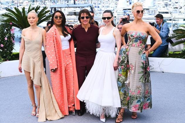 Cannes, Cannes, France: Cannes, 78th Cannes Film Festival 2025 - day 2 - Photocall of Mission Impossible - The Final Reckoning. In the picture Pom Klementieff, Angela Bassett, Tom Cruise, Hannah Waddingham and Hayley Atwell Cannes France  - ZUMAp169 20250514_zea_p169_275 Copyright: xAlbertoxTerenghix