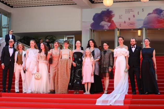 May 14, 2025, Cannes, Cote D azur, France: Cast and crew of Sound of Falling including LUISE HEYER, LEA DRINDA, HANNA HECKT, MASCHA SCHILINSKI, SUSANNE WUST, LENA URZENDOWSKY, LAENI GEISELER, ANDREW BOLTON, LUZIA OPPERMANN and MAREN SCHMITT attend the red carpet for the Sound of Falling Premiere screening at the 78th Annual Cannes Film Festival at Palais des Festivals in Cannes, France Cannes France - ZUMAc179 20250514_zep_c179_150 Copyright: xMickaelxChavetx