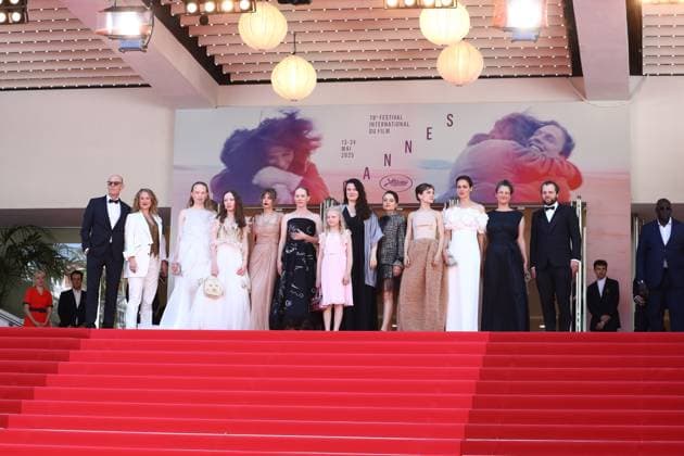 May 14, 2025, Cannes, Cote D azur, France: Cast and crew of Sound of Falling including LUISE HEYER, LEA DRINDA, HANNA HECKT, MASCHA SCHILINSKI, SUSANNE WUST, LENA URZENDOWSKY, LAENI GEISELER, ANDREW BOLTON, LUZIA OPPERMANN and MAREN SCHMITT attend the red carpet for the Sound of Falling Premiere screening at the 78th Annual Cannes Film Festival at Palais des Festivals in Cannes, France Cannes France - ZUMAc179 20250514_zep_c179_149 Copyright: xMickaelxChavetx