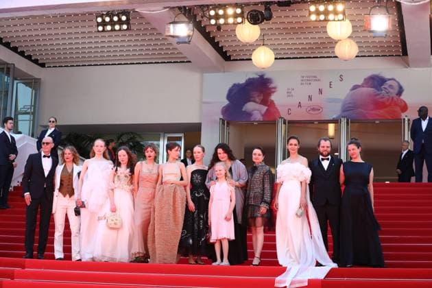 May 14, 2025, Cannes, Cote D azur, France: Cast and crew of Sound of Falling including LUISE HEYER, LEA DRINDA, HANNA HECKT, MASCHA SCHILINSKI, SUSANNE WUST, LENA URZENDOWSKY, LAENI GEISELER, ANDREW BOLTON, LUZIA OPPERMANN and MAREN SCHMITT attend the red carpet for the Sound of Falling Premiere screening at the 78th Annual Cannes Film Festival at Palais des Festivals in Cannes, France Cannes France - ZUMAc179 20250514_zep_c179_152 Copyright: xMickaelxChavetx