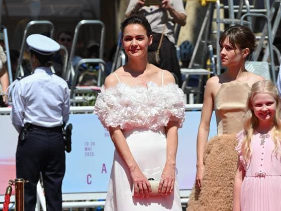 Cannes, France: Cannes, 78th Cannes Film Festival 2025 - day 2 - red carpet of Sound Of Falling In the photo: Luise Heyer Lea Drinda Cannes France  - ZUMAp169 20250514_zea_p169_487 Copyright: xSimonexComix